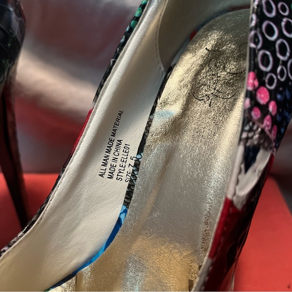 Madden girl Rossette modern design high heels. Women’s size 7.5 - Picture 2 of 9